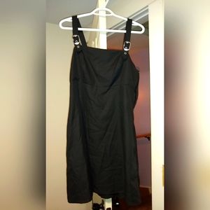 Black dress with pockets